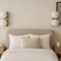 ALPINALUZ Applique Murale Double Sphère en Verre Opale et Base Rectangulaire en Laiton, E27