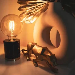 Ampoule LED connectée KOZii, éclairage multi-blancs, Filament E27 G125 au verre ambré, 5,5W cons. Variation de luminosité