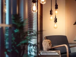 Ampoule LED connectée Philips Hue oblong IP20 E27 550lm 7W blanc chaud