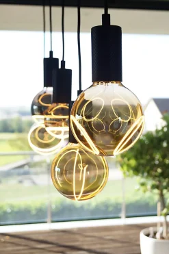 Ampoule LED décorative E27 320lm blanc chaud 6W Segula