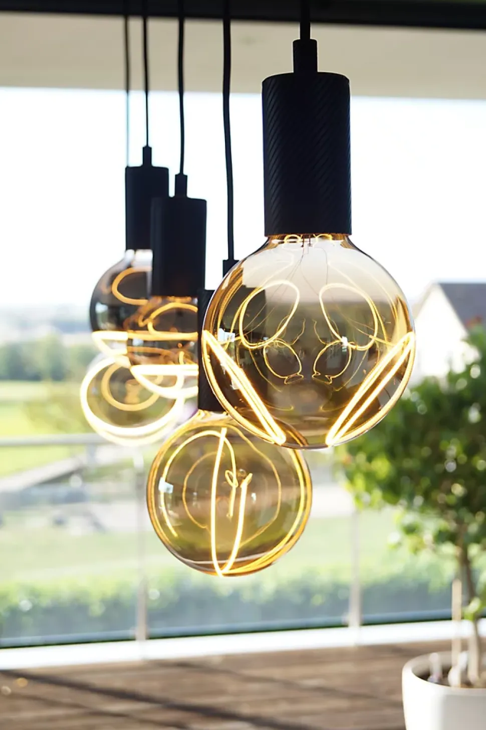 Ampoule LED décorative E27 320lm blanc chaud 6W Segula