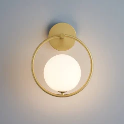 Applique boule en verre suspendue sur anneau doré - Steya