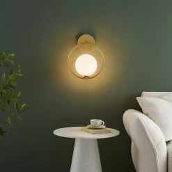 Applique boule en verre suspendue sur anneau doré - Steya