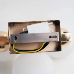 Applique charmante dorée trois sphères en verre blanc - Ambrosia