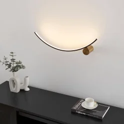 Applique LED demi cercle noir support laiton - Curva