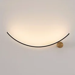 Applique LED demi cercle noir support laiton - Curva