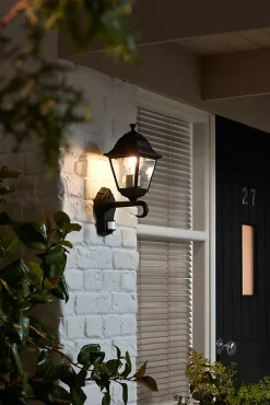 Applique murale à détection Varennes E27 60W IP44 GoodHome noir