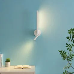 Applique murale blanche avec liseuse LED orientable - Noxea