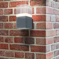 Applique murale d'extérieur LED 'Leah' en métal et plastique en acier brillant, LED intégrée