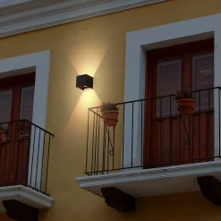 Applique Murale LED Noire Moderne pour Intérieur et Extérieur - Éclairage Pratique et Étanche