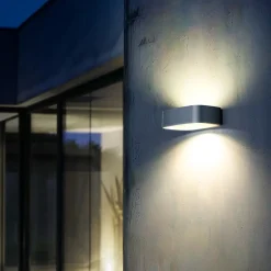 Applique murale solaire LED Alcapower 700 lm IP65 bidirectionnelle avec capteur crépusculaire - 4000K