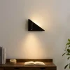 Applique noire triangle LED avec liseuse et angle droit à gauche - Elaris Type B