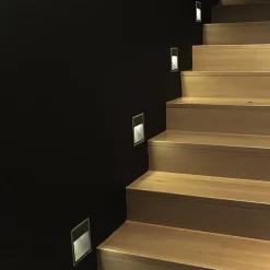 Balise LED saillie Carré 2W 220V 55 degrés Noire IP65 pour Escalier - Blanc Chaud 2300K - 3500K - SILAMP