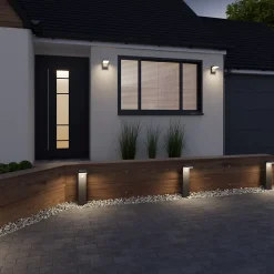 Borne extérieure solaire LED intégrée à détection Tomman 650lm IP44 noir GoodHome