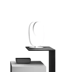 Diva - Lampe de table LED dimmable - Aluminium blanc satiné, diffuseur en silicone, lumière chaude 3000K, 17W