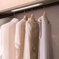 Emuca Luminaire LED Kaus rechargeable par usb avec détecteur de mouvement, L 240 mm, Anodisé mat, Plastique et Aluminium