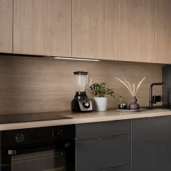 Emuca Luminaire LED Kaus Black rechargeable par usb avec capteur tactile, 400mm, Peint en noir, Plastique et Aluminium