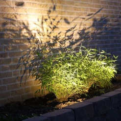 Ensemble de 4 spots de jardin noirs avec LED IP68 - Garly