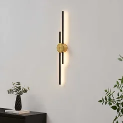 Grande applique noire et laiton aux lignes épurées 89 cm - Pia