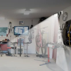 INCA: projecteur LED solaire de 1600 lumens avec détecteur de mouvement