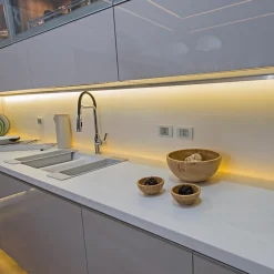 KOZii - Ruban LED connecté KOZii, 2m, multi-blancs, Variation de température de lumière et d'intensité - KLSAK2CCT