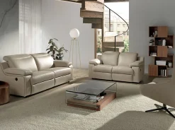 Lampadaire en acier doré avec abat-jour en verre blanc élégant