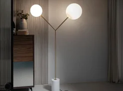 Lampadaire Élégant en Marbre Blanc et Acier Doré avec Abat-jour en Verre Blanc