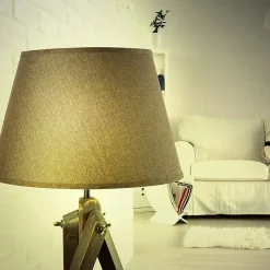 Lampadaire Marron 150cm Modèle Deep Trepied Old Wood Mac-andrews