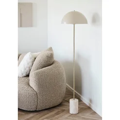 Lampadaire Sheffield en marbre et métal, finition mate. Hauteur 1550 mm , 400 x 400 mm. Usage intérieur (hors pièces humides).