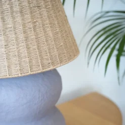 Lampe à poser en jute et papier mauve - Ida