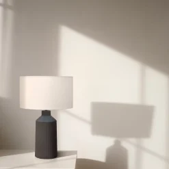 Lampe de table en céramique noire