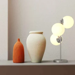 Lampe de Table KAVALA avec Trois Boules de Cristal Blanc 15cm, Structure en Métal Chromé, 3E27 Design Élégant et Fonct