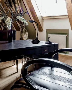 Lampe de table LED 'ALF' en métal et plastique noir, avec LED intégrée