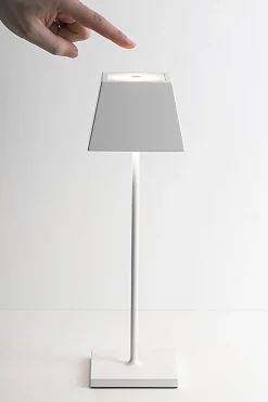 Lampe de table LED Siesta gris tourterelle portable et rechargeable IP54