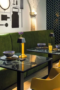 Lampe de table LED Siesta gris tourterelle portable et rechargeable IP54