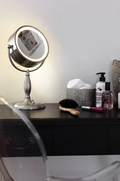 Lampe de table miroir avec éclairage LED 3x grossissement - Markslöjd - Face