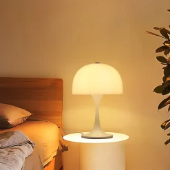 Lampe de table moderne MEDUSA avec 3 lumières, abatjour en blanc et base blanche, idéale pour chambre, salon et bureau