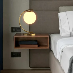 Lampe de Table YLSA Globe en Cristal Opalin et Base Dorée, Idéale pour Chambre, Bureau et Hôtel E27