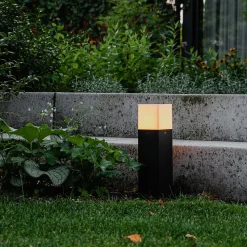 Lampe d'extérieur sur pied noire avec opale blanche 30 cm - Denmark