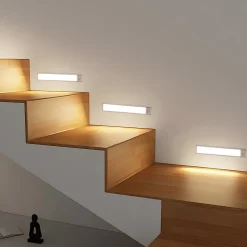 Lampe LED sous meuble NETTLIFE avec détecteur de mouvement, rechargeable par USB, 1 500 mAh, un couloir ou un placard