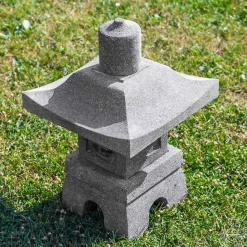 Lanterne de jardin japonais en pierre de lave 55cm