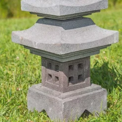 Lanterne japonaise pagode en pierre de lave 90 cm