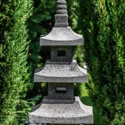Lanterne japonaise pagode en pierre de lave de 80 cm