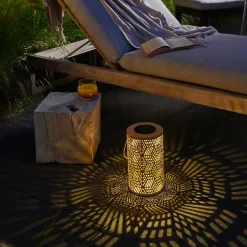 Lanterne solaire d'extérieur à LED intégrée métal jaune IP44 0.06W