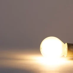 Lot de 4 ampoules LED E14 P45 mat 3,5W 360lm 2700K