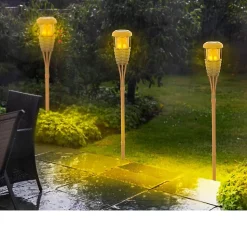 Lot de 4 lampes solaires d'extérieur avec flamme vacillante, décoration extérieure pour jardin Classe énergétique A