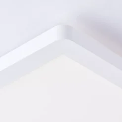 MILTON plafonnier blanc LED intégrée 24W plastique ampoule incluse