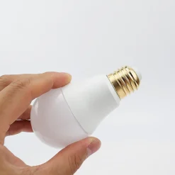 Pack de 10 Ampoules LED OSRAM Chips LED E27 A60 9W IRC90 900 Lumens Eyeconfort Sans Scintillement 6000K Blanc Froid