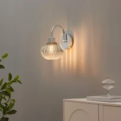 Petite applique murale tendance métal chromé et verre coloré - Seren