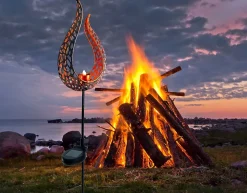 Piquet de terre solaire LED 'Flamme' - piquet de terre extérieur en métal et plastique marron, avec LED intégrée